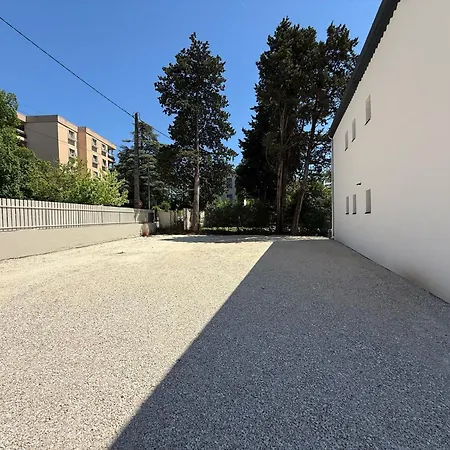 Le 6 By 3* Montélimar